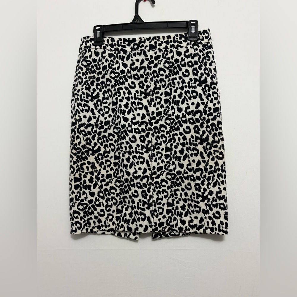 Ann Taylor women’s Size 4 Leopard Print Pencil Skirt Black White(A333)✨
